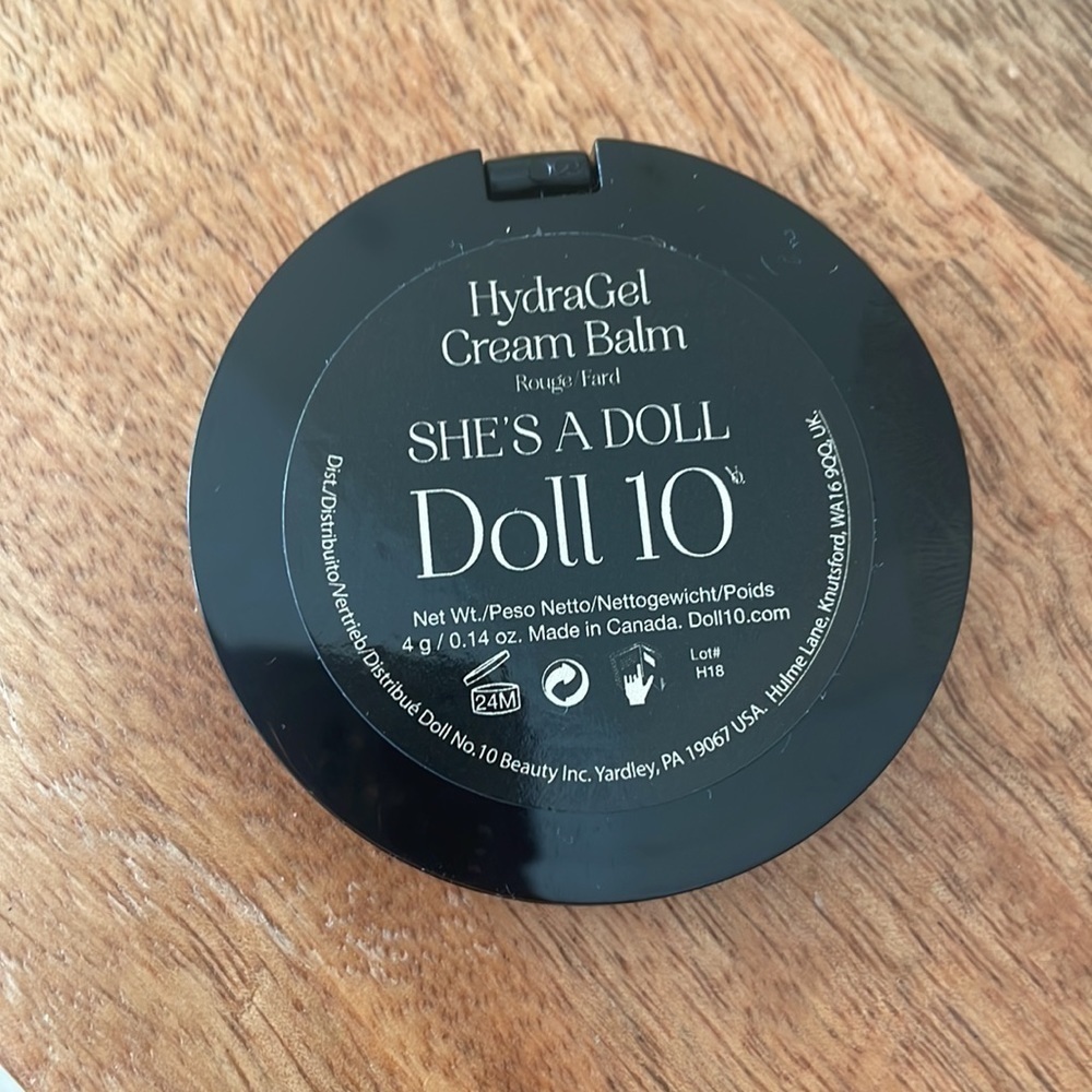 Doll 10 HydraGel Cream Blush (she’s a doll) with mirror - Picture 2 of 3